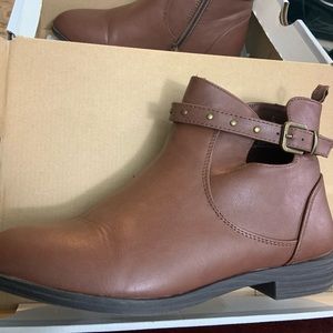 Old Navy Brown Ankle Boots Size 5